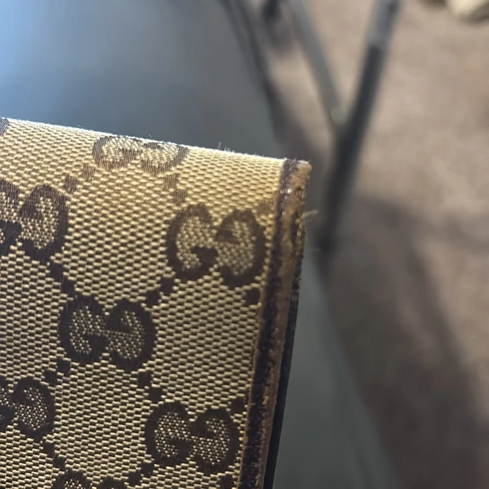 Gucci Tan and Brown Monogram Wallet - Picture 10 of 11